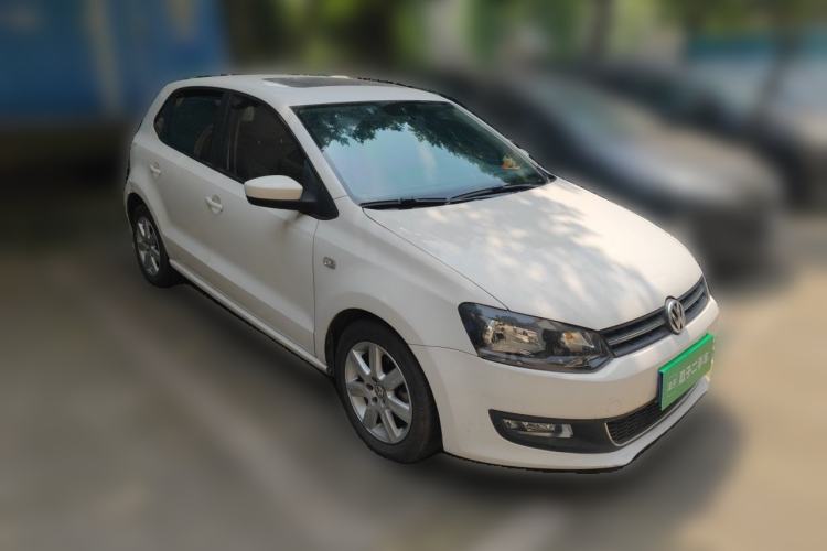 Used Volkswagen Polo 2011 1.4L Automatic ZhiShang Version Front Right 45 Deg