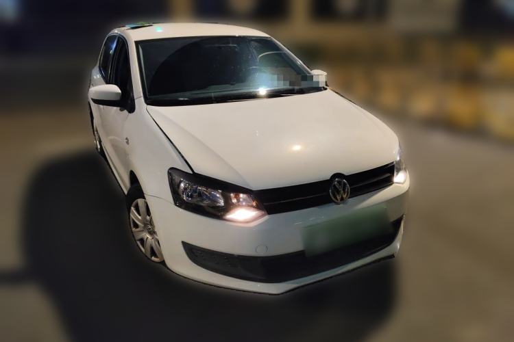 Used Volkswagen Polo 2011 1.4L Manual ZhiLe Edition Front Right 45 Deg