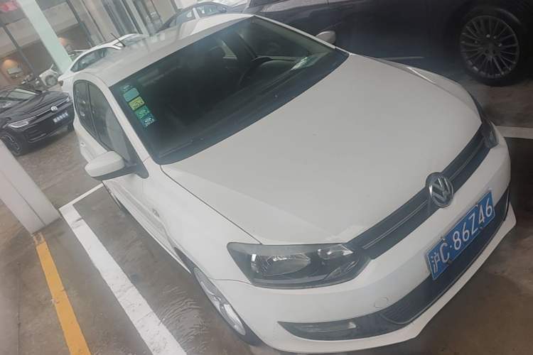Used Volkswagen Polo 2011 1.6L Automatic ZhiShang Version Front Right 45 Deg