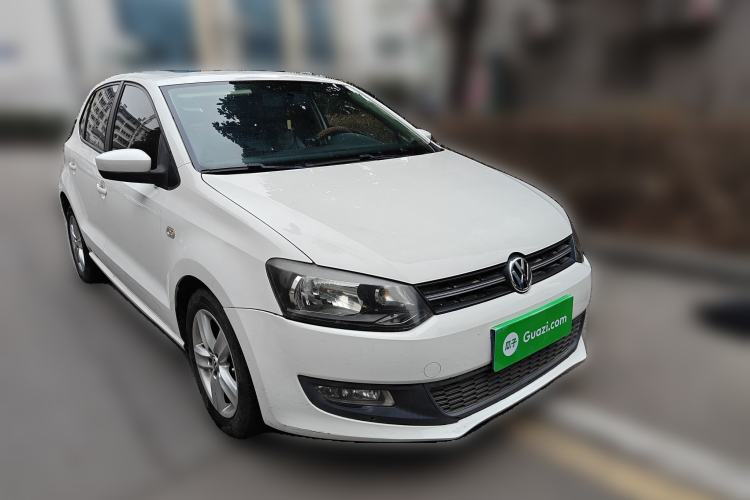 Used Volkswagen Polo 2011 1.4L Manual ZhiShang Edition Front Right 45 Deg