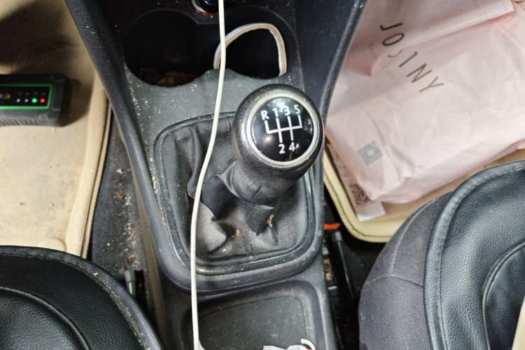 Used Volkswagen Polo 2011 1.4L Manual ZhiLe Edition Gear Lever