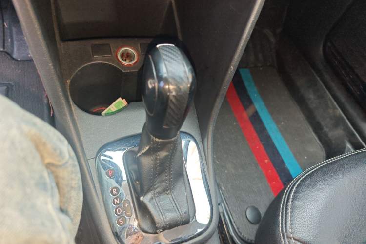 Used Volkswagen Polo 2011 1.6L Automatic ZhiShang Version Gear Lever
