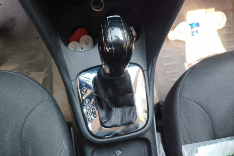 Used Volkswagen Polo 2011 1.6L Automatic ZhiShang Version Gear Lever
