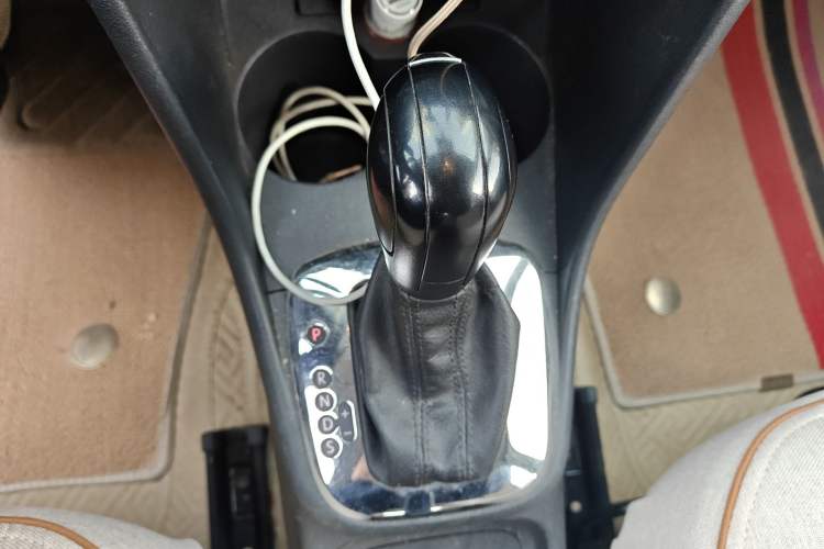 Used Volkswagen Polo 2011 1.6L Automatic ZhiShang Version Gear Lever