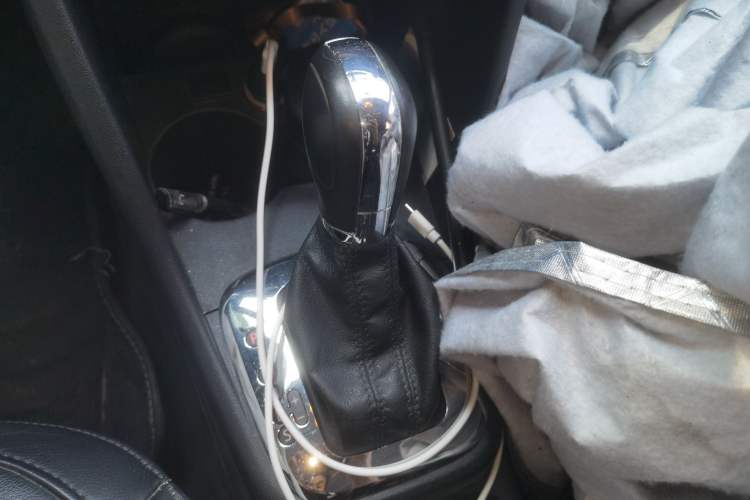 Used Volkswagen Polo 2011 1.6L Automatic ZhiKu Edition Gear Lever