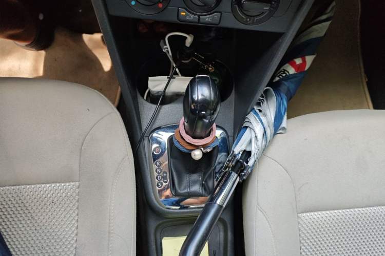 Used Volkswagen Polo 2011 1.4L Automatic ZhiShang Version Gear Lever