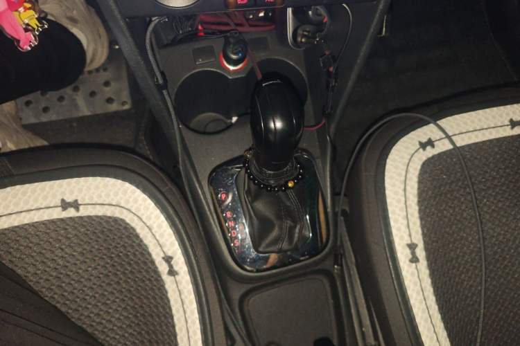 Used Volkswagen Polo 2011 1.6L Automatic ZhiShang Version Gear Lever