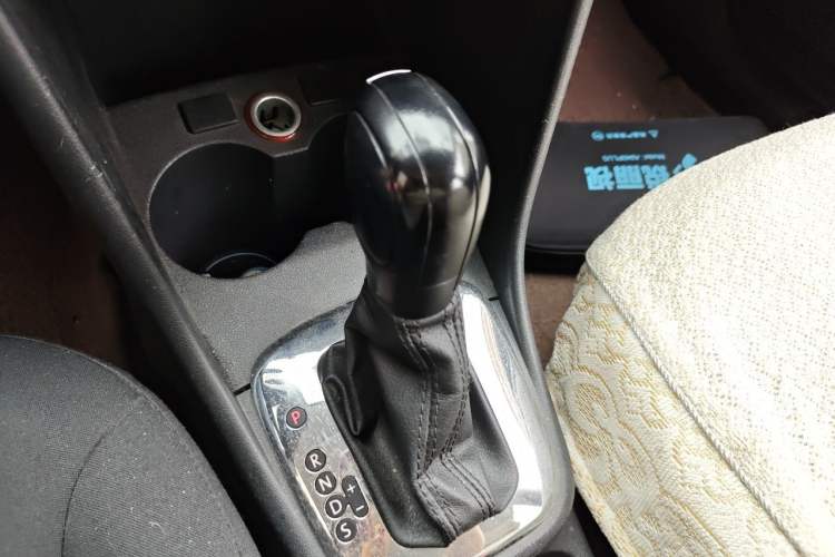 Used Volkswagen Polo 2011 1.6L Automatic ZhiShang Version Gear Lever
