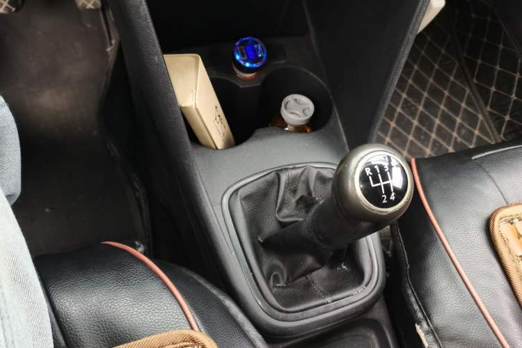 Used Volkswagen Polo 2011 1.4L Manual ZhiLe Edition Gear Lever