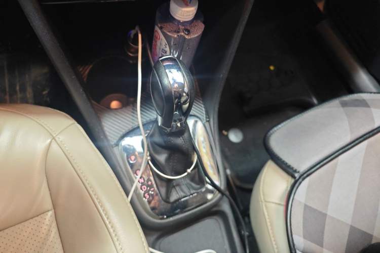 Used Volkswagen Polo 2011 1.4L Automatic ZhiCool Edition Gear Lever