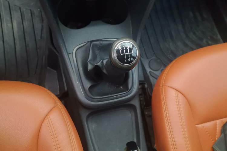 Used Volkswagen Polo 2011 1.4L Manual ZhiLe Edition Gear Lever