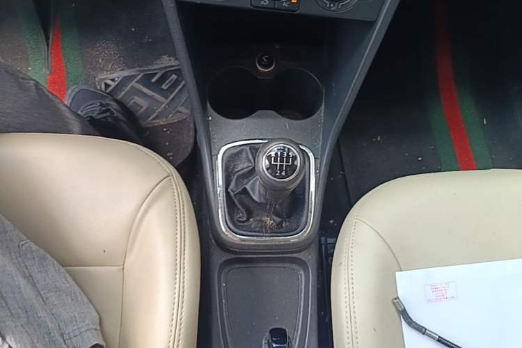 Used Volkswagen Polo 2011 1.4L Manual ZhiLe Edition Gear Lever
