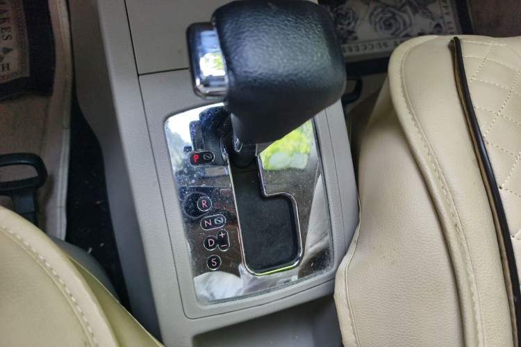 Used Volkswagen Polo 2011 Jingqu 1.4L Automatic Shishang Edition Gear Lever