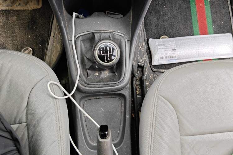 Used Volkswagen Polo 2011 1.6L Manual ZhiShang Edition Gear Lever
