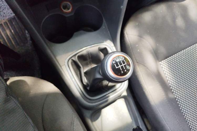 Used Volkswagen Polo 2011 1.6L Manual ZhiShang Edition Gear Lever
