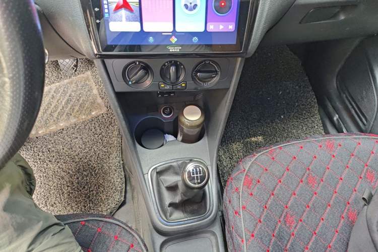 Used Volkswagen Polo 2011 1.4L Manual ZhiLe Edition Gear Lever