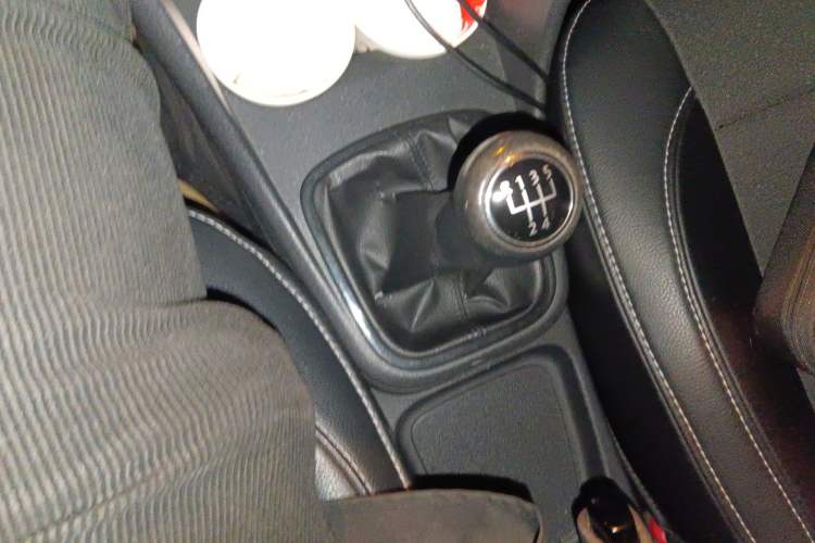 Used Volkswagen Polo 2011 1.6L Manual ZhiShang Edition Gear Lever