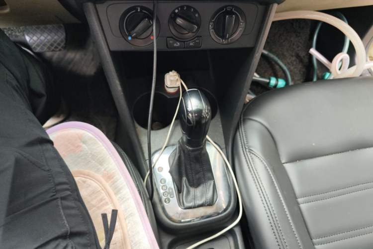 Used Volkswagen Polo 2011 1.6L Automatic ZhiShang Version Gear Lever