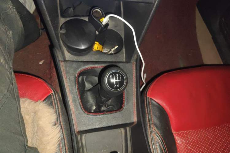 Used Volkswagen Polo 2011 1.4L Manual ZhiLe Edition Gear Lever