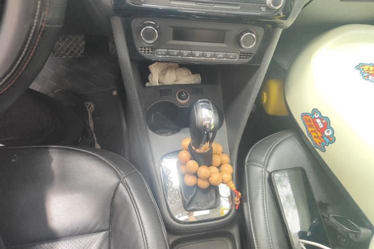 Used Volkswagen Polo 2011 1.6L Automatic ZhiKu Edition Gear Lever
