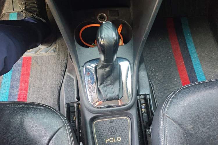 Used Volkswagen Polo 2011 1.6L Automatic ZhiShang Version Gear Lever