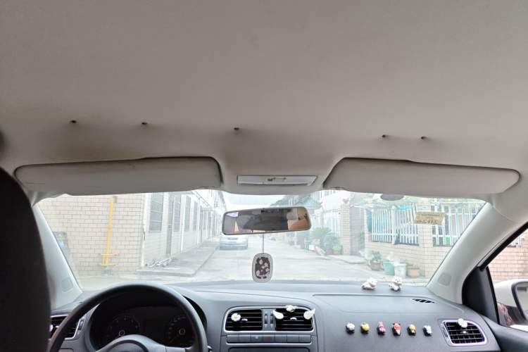 Used Volkswagen Polo 2011 1.6L Automatic ZhiShang Version Headliner