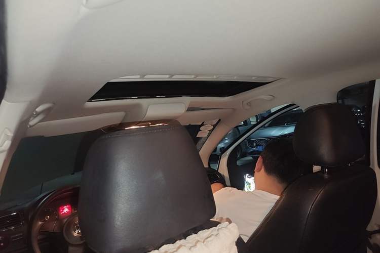 Used Volkswagen Polo 2011 1.4L Automatic ZhiShang Version Headliner