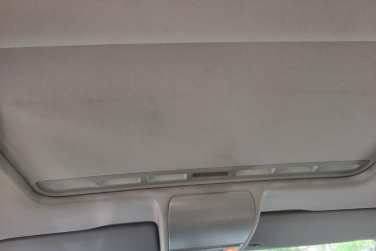 Used Volkswagen Polo 2011 1.6L Automatic ZhiKu Edition Headliner