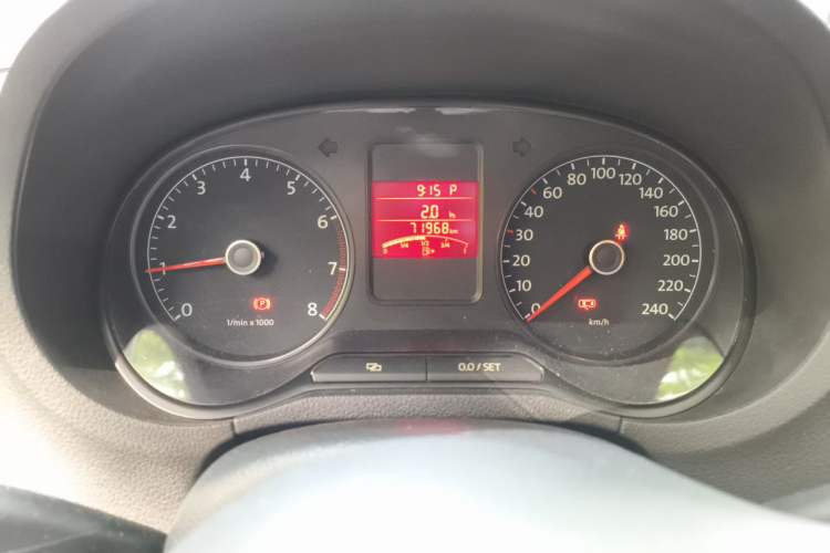 Used Volkswagen Polo 2011 1.6L Automatic ZhiShang Version Instrument Cluster