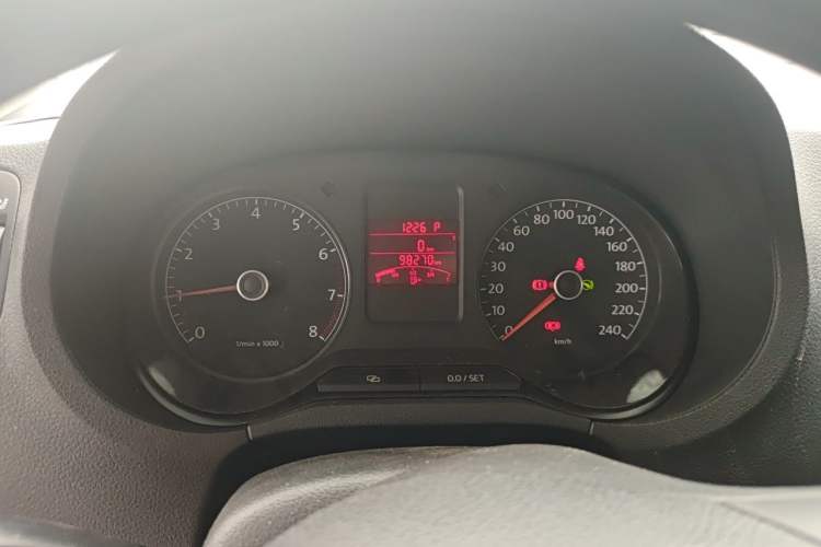 Used Volkswagen Polo 2011 1.6L Automatic ZhiShang Version Instrument Cluster