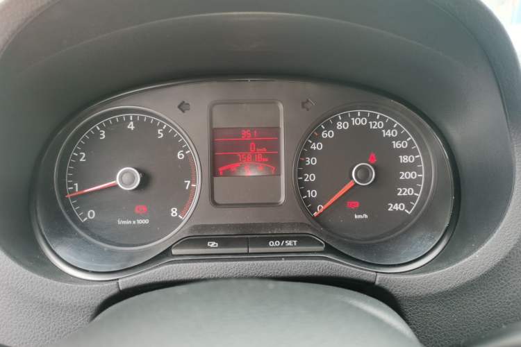 Used Volkswagen Polo 2011 1.6L Manual ZhiShang Edition Instrument Cluster