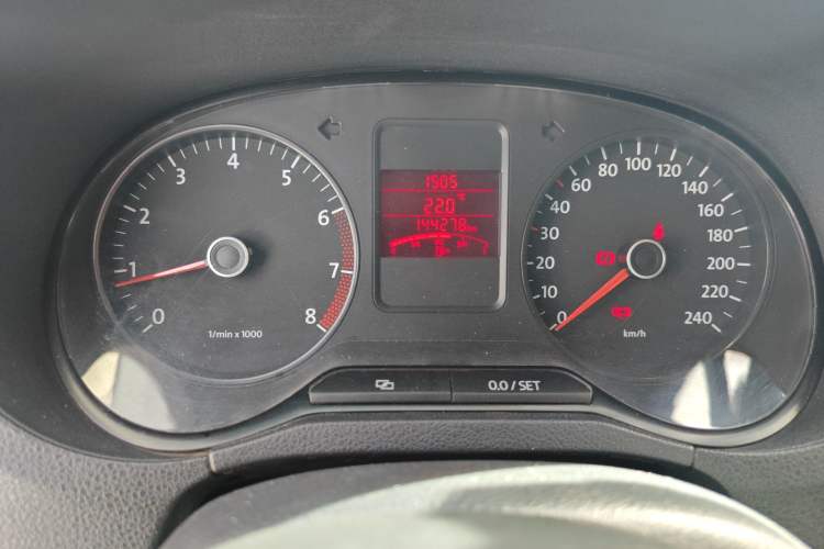 Used Volkswagen Polo 2011 1.4L Manual ZhiLe Edition Instrument Cluster