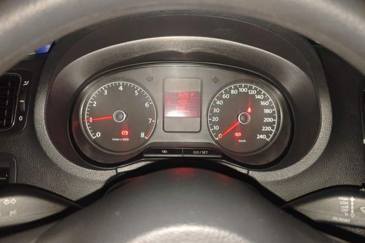 Used Volkswagen Polo 2011 1.6L Automatic ZhiShang Version Instrument Cluster