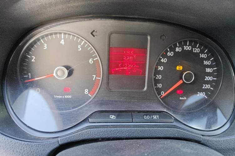 Used Volkswagen Polo 2011 1.4L Manual ZhiLe Edition Instrument Cluster