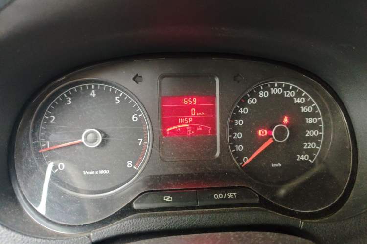 Used Volkswagen Polo 2011 1.6L Manual ZhiShang Edition Instrument Cluster