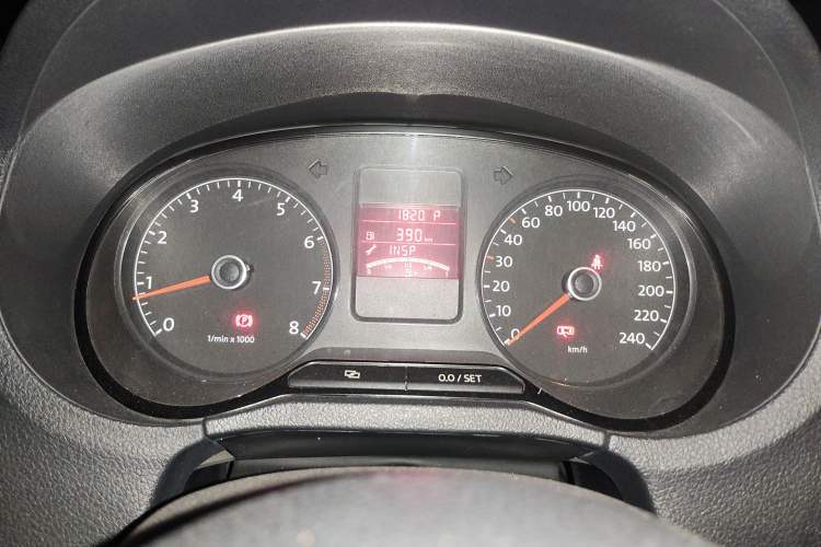Used Volkswagen Polo 2011 1.6L Automatic ZhiShang Version Instrument Cluster