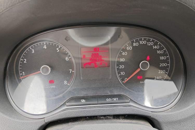 Used Volkswagen Polo 2011 1.6L Manual ZhiShang Edition Instrument Cluster