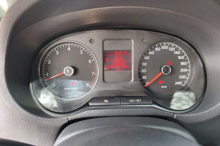 Used Volkswagen Polo 2011 1.6L Automatic ZhiKu Edition Instrument Cluster