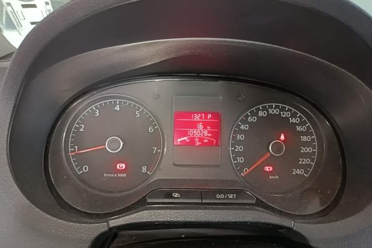 Used Volkswagen Polo 2011 1.6L Automatic ZhiShang Version Instrument Cluster