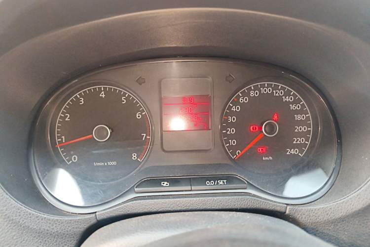 Used Volkswagen Polo 2011 1.4L Manual ZhiShang Edition Instrument Cluster