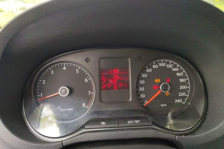Used Volkswagen Polo 2011 1.6L Manual ZhiShang Edition Instrument Cluster