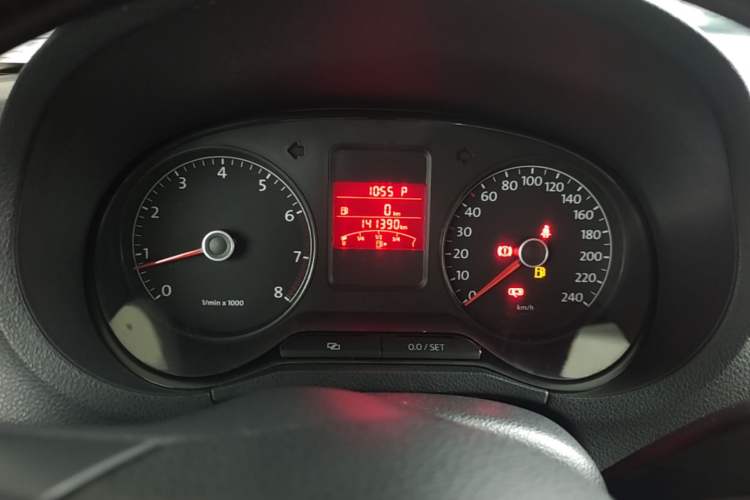 Used Volkswagen Polo 2011 1.6L Automatic ZhiShang Version Instrument Cluster