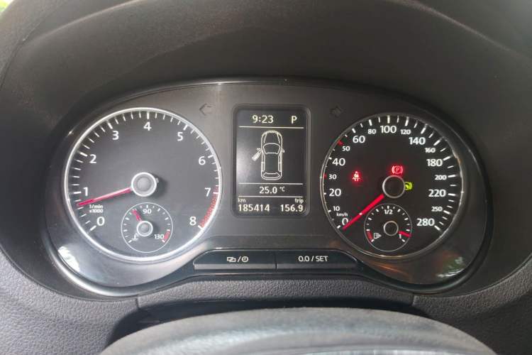 Used Volkswagen Polo 2011 1.6L Automatic ZhiKu Edition Instrument Cluster