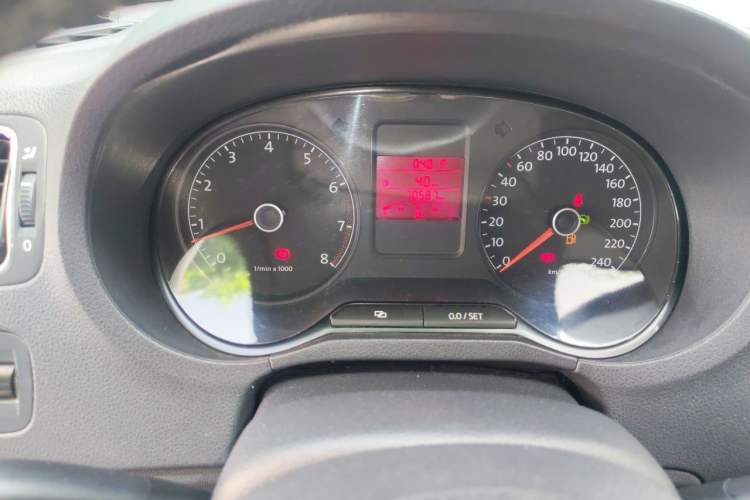 Used Volkswagen Polo 2011 1.6L Automatic ZhiShang Version Instrument Cluster