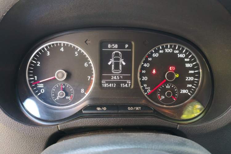 Used Volkswagen Polo 2011 1.6L Automatic ZhiKu Edition Instrument Cluster
