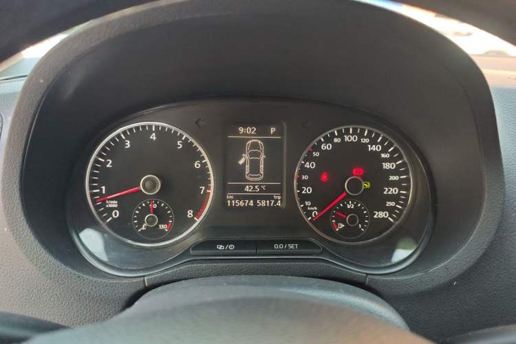 Used Volkswagen Polo 2011 1.6L Automatic ZhiShang Version Instrument Cluster