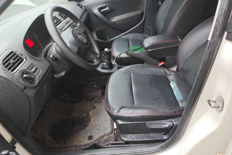 Used Volkswagen Polo 2011 1.6L Manual ZhiShang Edition Left Front Seat