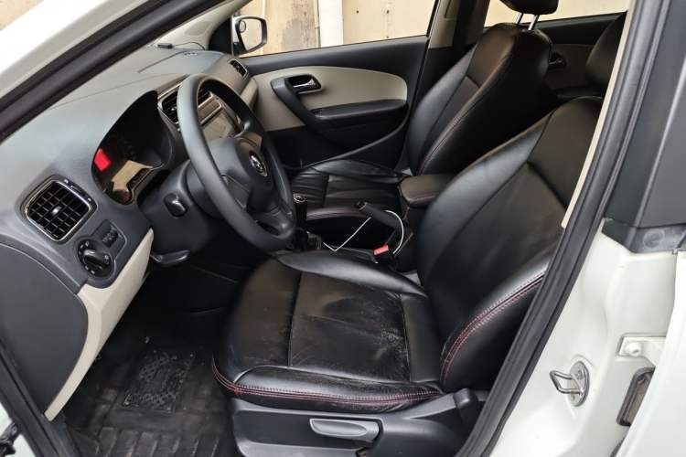 Used Volkswagen Polo 2011 1.6L Manual ZhiShang Edition Left Front Seat