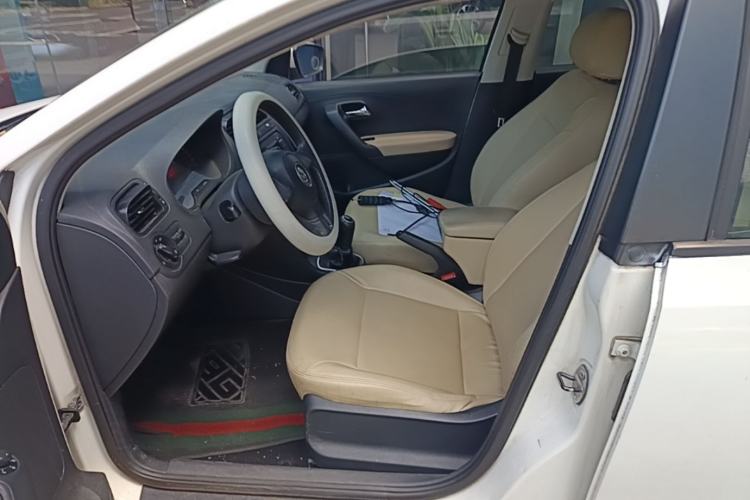 Used Volkswagen Polo 2011 1.4L Manual ZhiLe Edition Left Front Seat