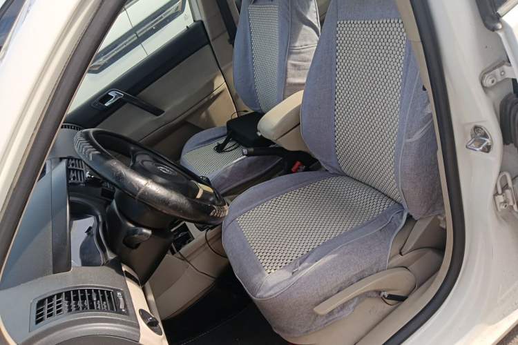 Used Volkswagen Polo 2011 Jingqu 1.4L Manual Sile Edition Left Front Seat
